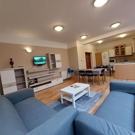 Csaladbarat Vendeglak Szegedi Maganszallashely 9 Fo Reszere, Nagycsaladok Es Barati Tarsasagok Reszere Exterior photo