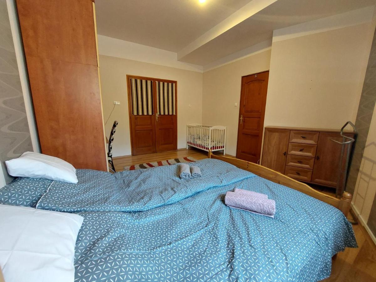 Csaladbarat Vendeglak Szegedi Maganszallashely 9 Fo Reszere, Nagycsaladok Es Barati Tarsasagok Reszere Exterior photo