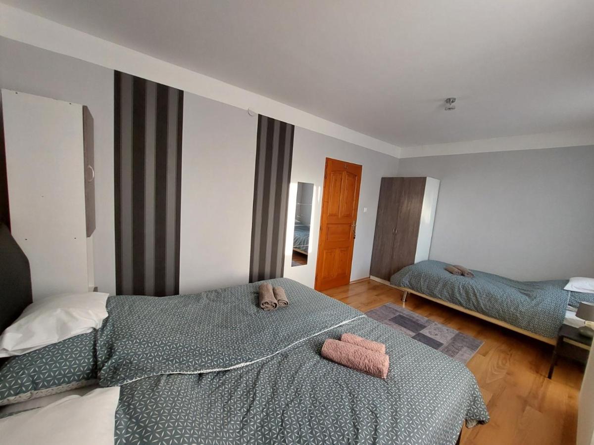 Csaladbarat Vendeglak Szegedi Maganszallashely 9 Fo Reszere, Nagycsaladok Es Barati Tarsasagok Reszere Exterior photo