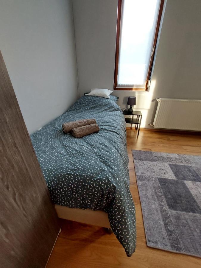 Csaladbarat Vendeglak Szegedi Maganszallashely 9 Fo Reszere, Nagycsaladok Es Barati Tarsasagok Reszere Exterior photo
