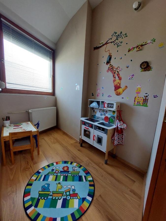 Csaladbarat Vendeglak Szegedi Maganszallashely 9 Fo Reszere, Nagycsaladok Es Barati Tarsasagok Reszere Exterior photo